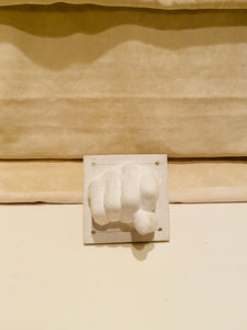 Dapila Concrete Hand