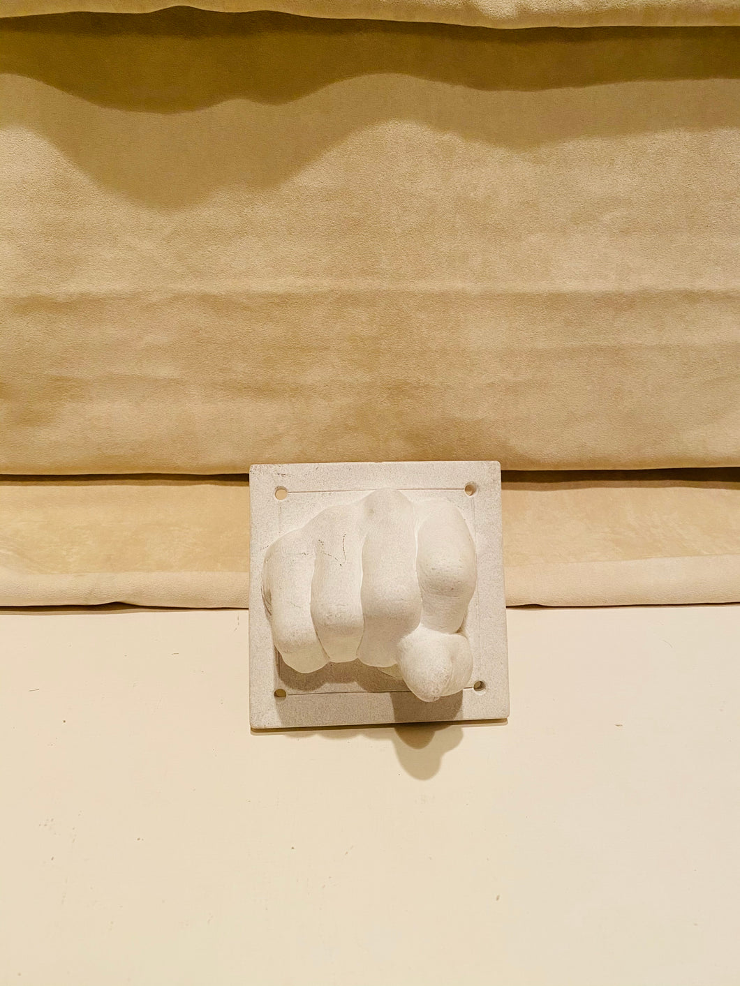 Dapila Concrete Hand