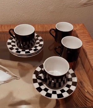 S/4 Checkered Tea Set, Cups & Saucers