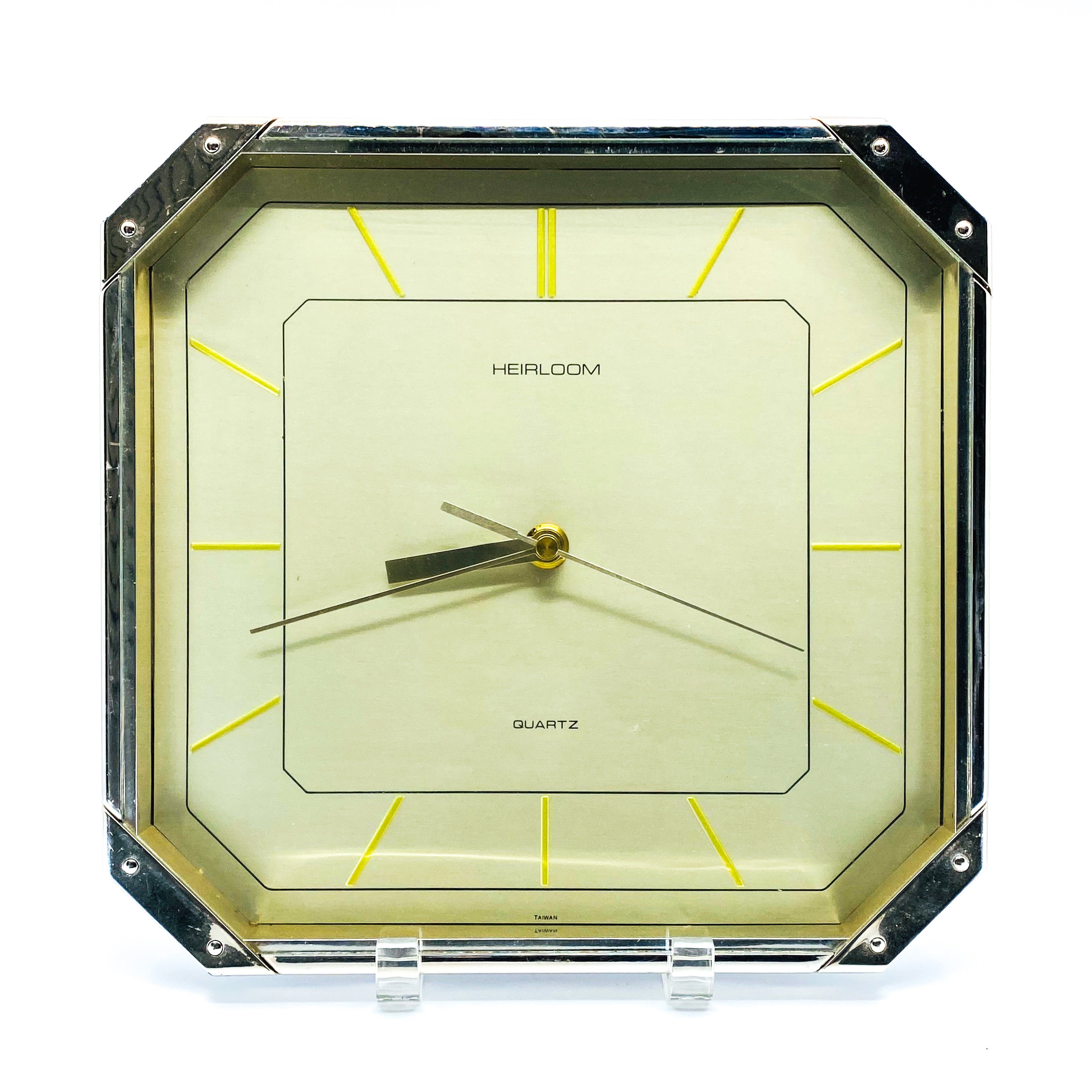 Heirloom Quartz Modern Wall Clock