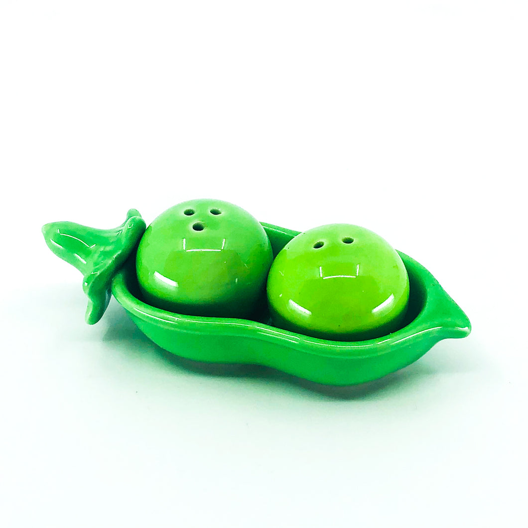 2 Peas in a Pod Ceramic Salt & Pepper Shaker